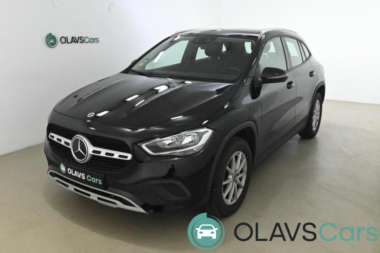 Mercedes GLA 180 d Aut. Pano Widescreen CarPlay Navi 1/2 Leather KeylessStart Camera Klima PDC